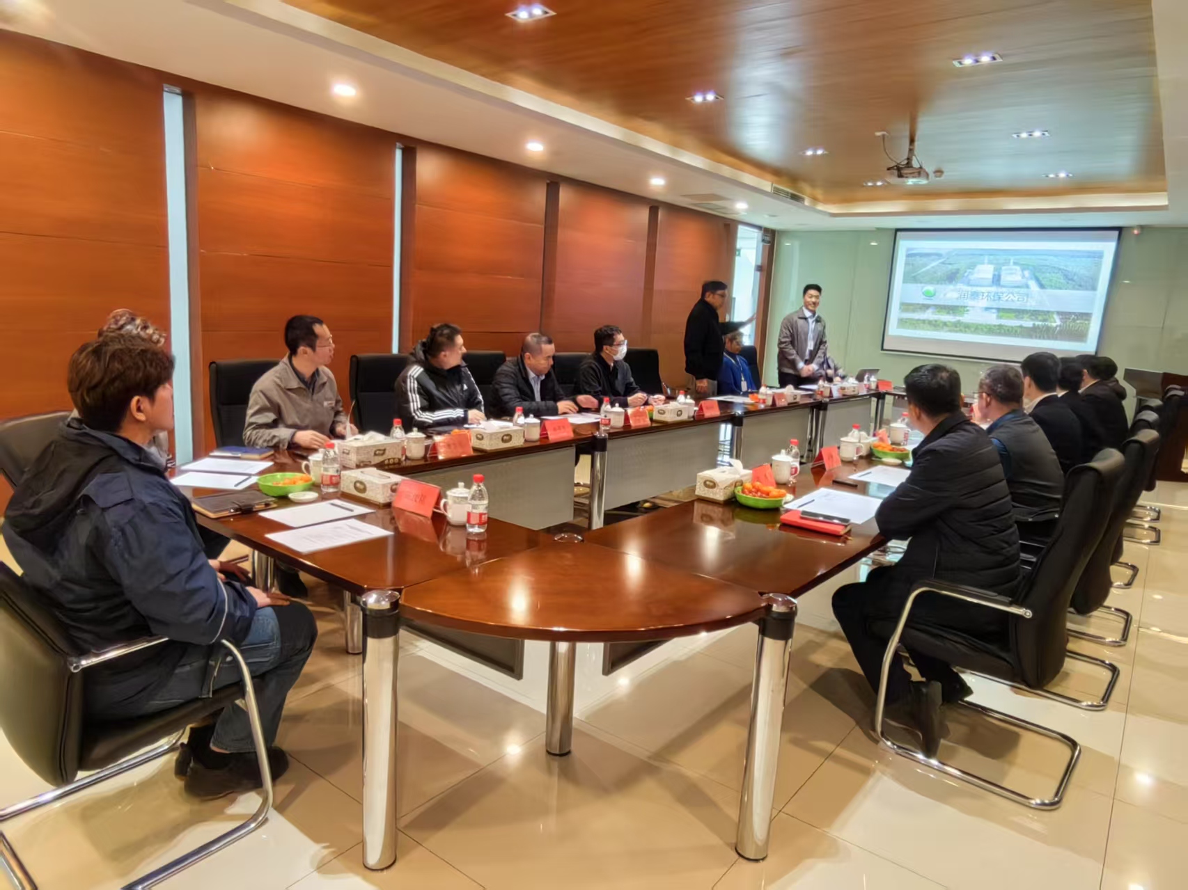 2025.2.21-北京市臺聯、通州區(qū)統(tǒng)戰(zhàn)部、永樂店鎮(zhèn)政府領導來公司蒞臨指導